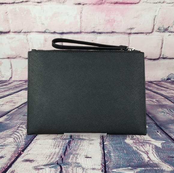 ⚠️LAST 1⚠️ Michael Kors Jet Set XL Zip Clutch - Picture 3 of 4